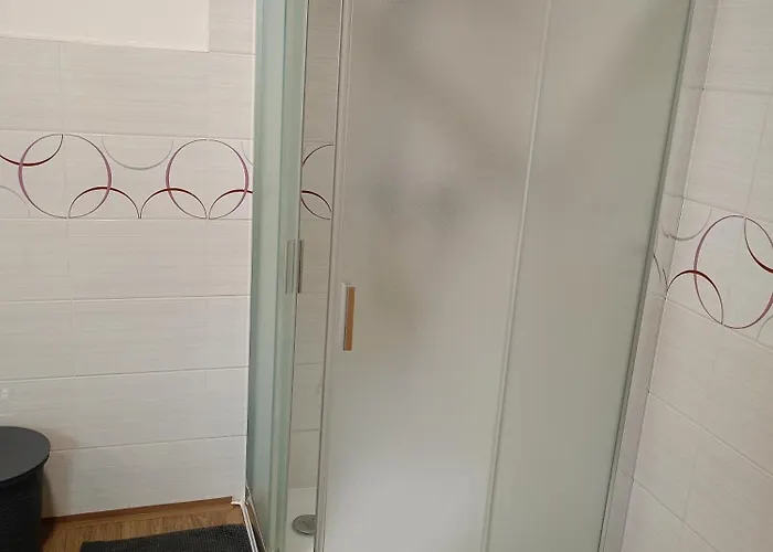 V Rv Apartman *